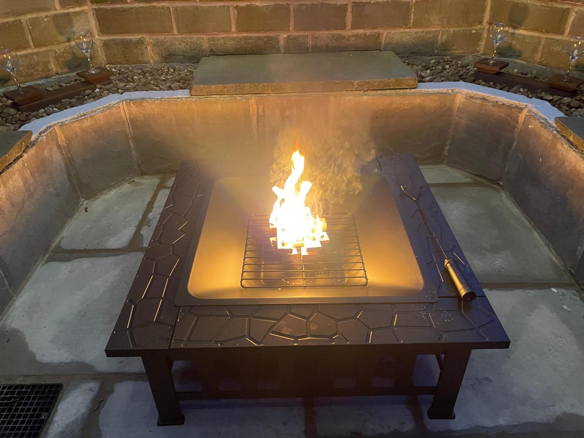 Rural Retreat With Hot Tub, Fire Pit & Games