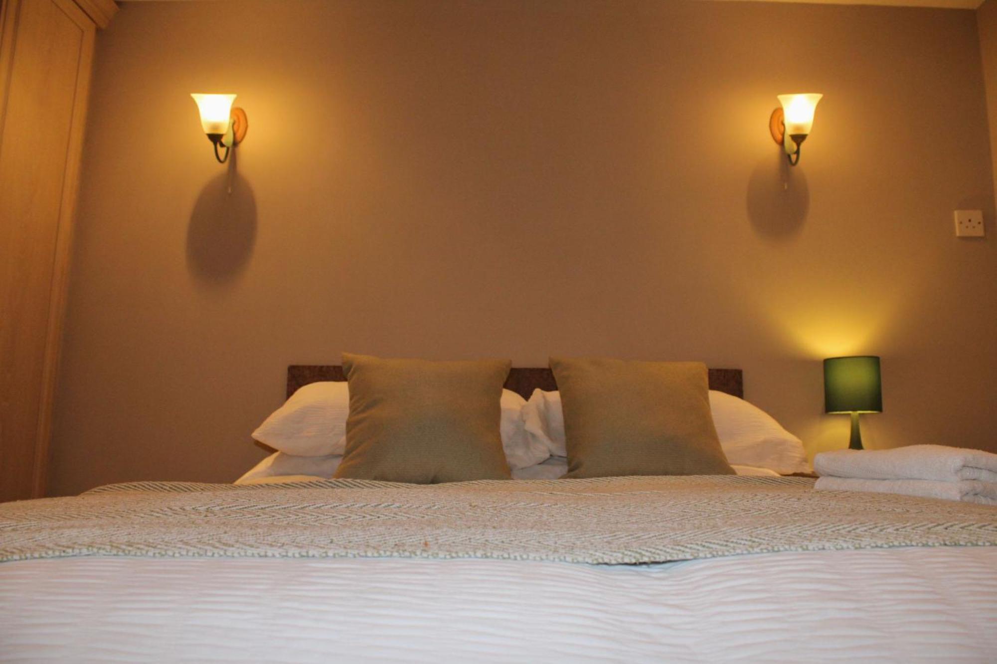 Rural Retreat With Hot Tub, Fire Pit & Games Holiday home *