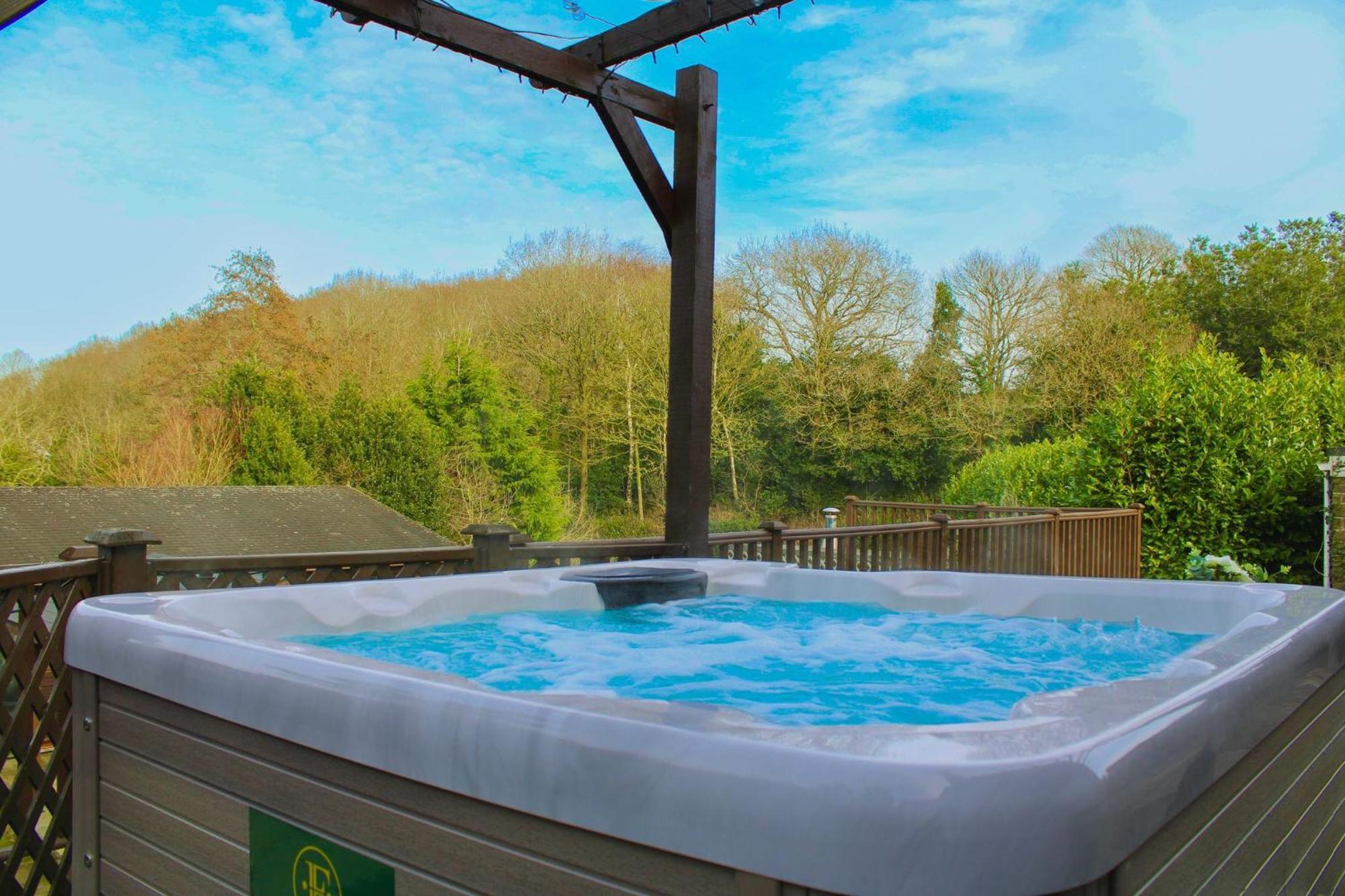 Holiday home Rural Retreat With Hot Tub, Fire Pit & Games