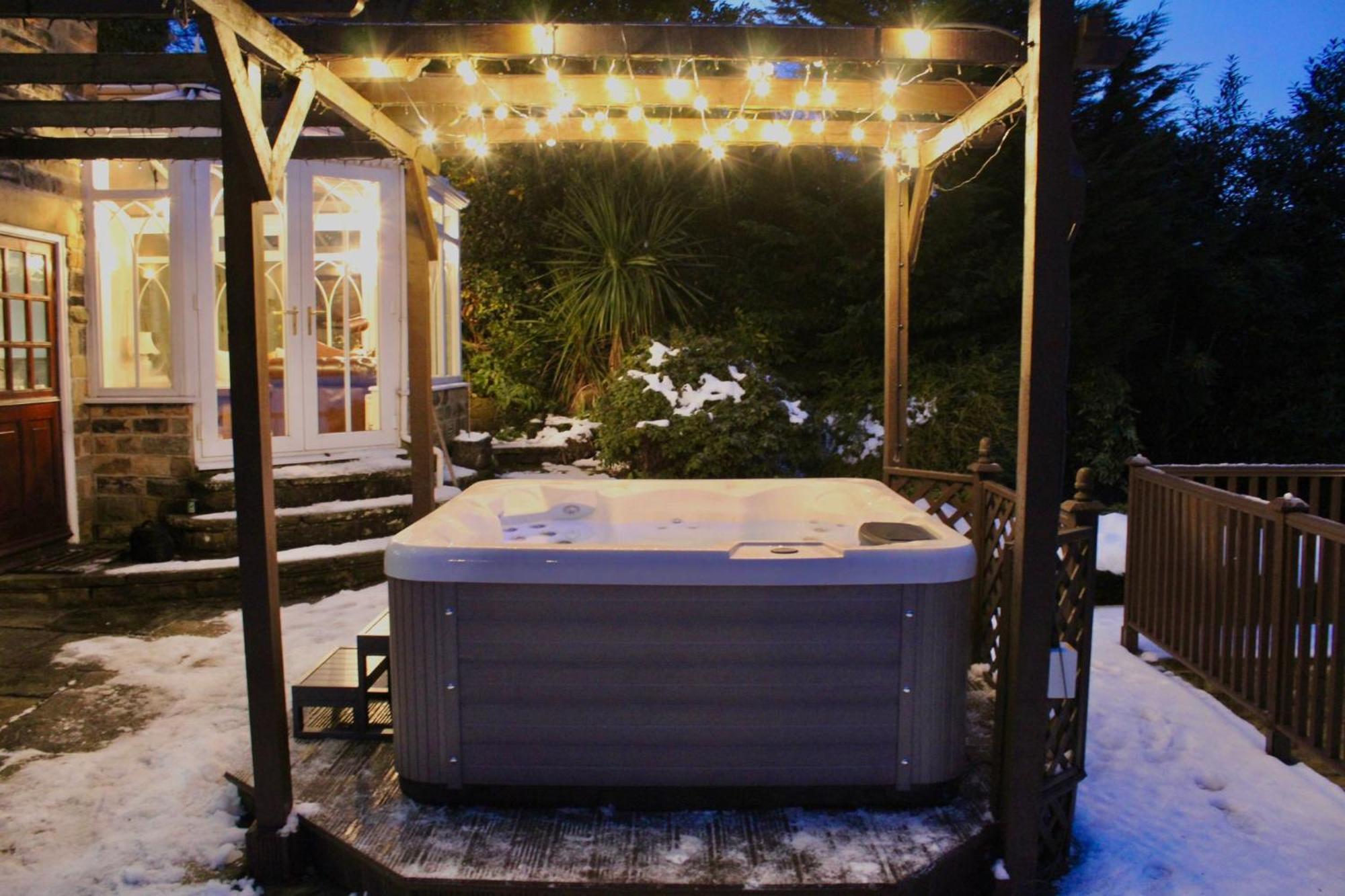 Rural Retreat With Hot Tub, Fire Pit & Games * Sheffield